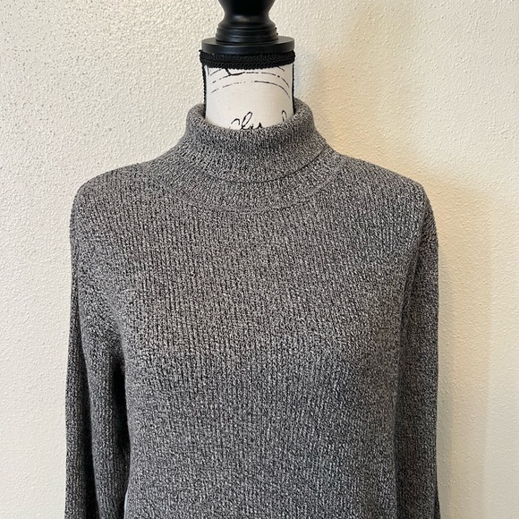 Liz Claiborne Lizsport Turtle Neck Sweater - Picture 2 of 7